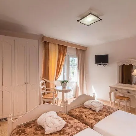 Astron Hotel