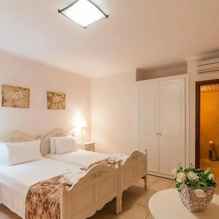 Astron Hotel