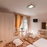 Astron Hotel