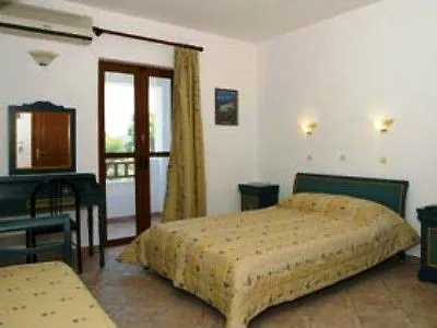 Astron מלון 3*
